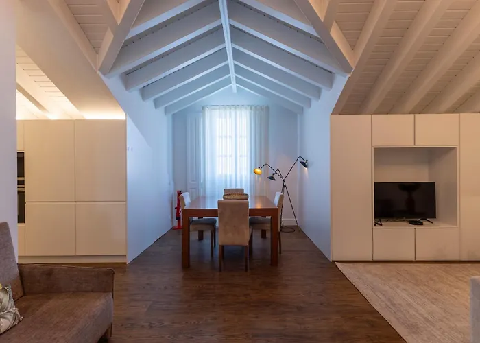 D'avenida * ויאנה דו קסטלו