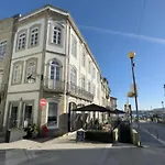 D'avenida * Βιάνα ντο Καστέλο